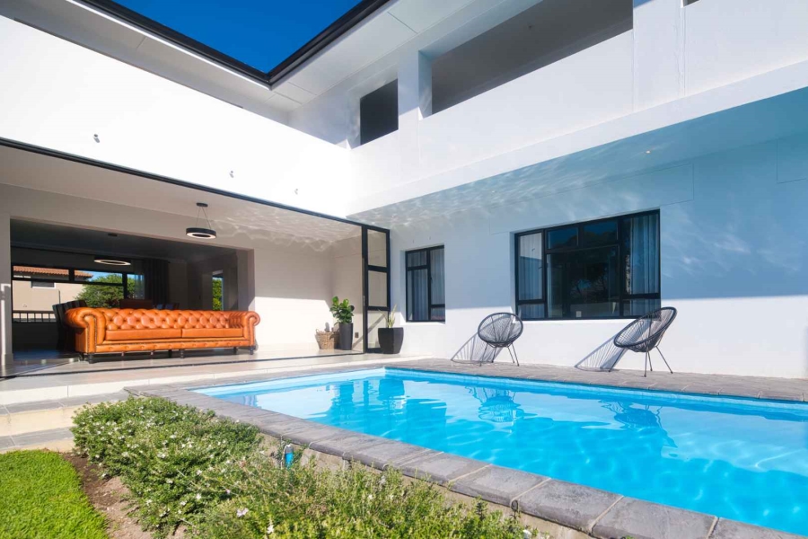 9 Bedroom Property for Sale in Westcliff Western Cape